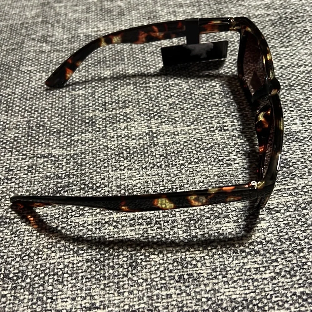 NWT JONES NEW YORK  MEN'S TORTOISESHELL SUNGLASSES - BROWN